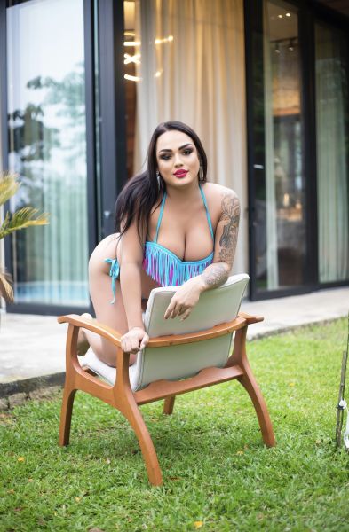 Ola mim chamo mai Emilly tenho local atendo no local discreto atendo em motéis vou a domicílio vou até você sem frescura estilo namoradinha ativa e passiva bem safadinha atendo casais 