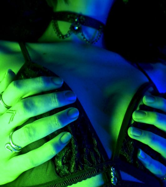 Hello! Moi c'est Chloé,

T'es un sugar daddy? Un moneyslave? Envoi moi un message pour que l'on trouve un arrangement 😽

Je suis une jeune escorte transgenre non opérée de 19 ans. Je suis entièrement passive et très féminine. NO SPEEDSEX 