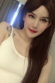 My wechat ：meixueer95。My name is Nicole. I'm from Xinjiang, China. I'm 177. I'm 60. I'm 24 years old. Nice to meet you
