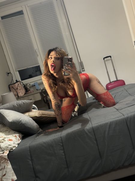 I am Chelssea Ros, an exclusive international premuim Mexican-Colombian tranny, sophisticated, erotic, extremely sensual and feminine, I can fulfill all your fantasies, from being your girlfriend to being the ideal whore for you, meet me and it will be the best day of your life, I I love oral sex and salivate all over your cock and then sit until you ejaculate and if you like my cock you can lick it all.
She knows my services and you will not regret it.