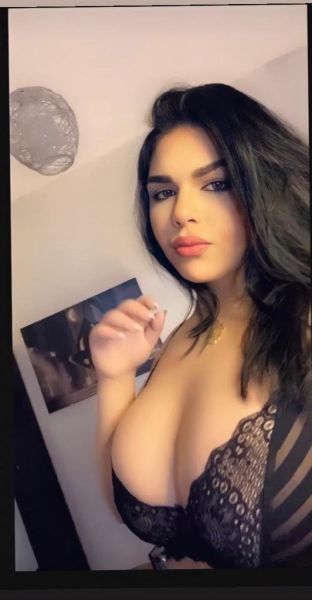 shemale living in lebanon beirut
Have a classy place safe and clean so discreet
Looking a nice time with only classy people
into first time people
Not into mafsoumin
Not into drama
Kids stay naway
Note;1 ( if u a good slave am a hard mistress)
Plz not into more chatting WhatsApp am into some details.
