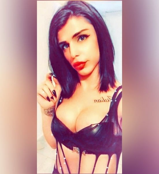 Sexy shemale in the town with large one need some special people to get enjoy together and having fun inuave my own apartment