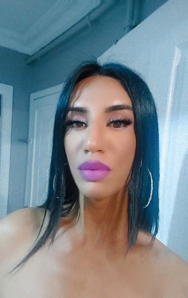 Hello dear .  My name is Eti I live in the center of Istanbul.  I provide escort services in my apartment or in your hotel.  In bed, like a hungry black panther, I can be active or passive.  If you are interested in me, you can whatsap.  Kisses 💋