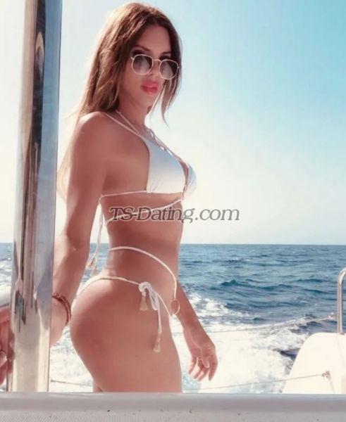 Hi loves, I'm Dalia, a beautiful, very feminine trans with an incredible body. 
Wishing to enjoy unique moments with you, I am very charismatic and delicate, a true woman with surprise. 
I am sure that I will make you enjoy with me. 
see you!