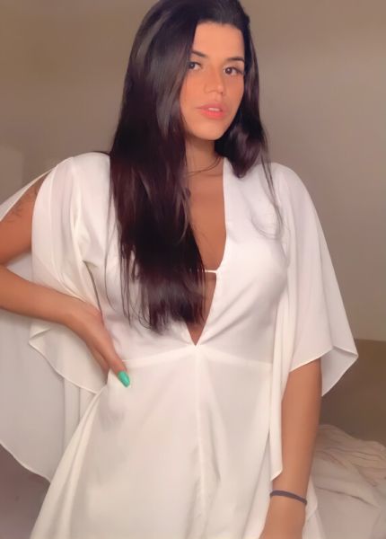 Hello I am Marina, super feminine, vain and friendly! 
In my service I am super affectionate I like to please and treat well, make you relax and enjoy a delicious moment by my side! 
