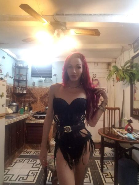 Soy una chica trans tengo 23 años cualquier duda preguntar por WhatsApp +5351053321 versátil bien dotada cumplo fantasía sexuales estoy abierta a todo