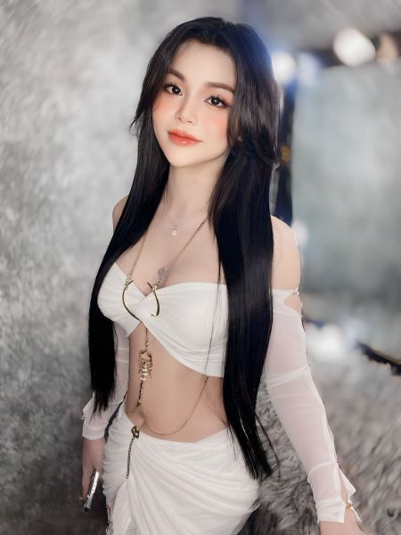 Hello darlin ,nice to meet you here!
my name is Lyn im 23 year old ,I'm an transgender escort  . im living in hcmc. it you see my picture on my profile let me contacts for me in : 
What app /line : +84937795523
i hope to see you
