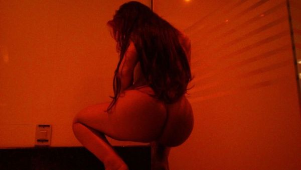 Sono una bellissima ragazza appena arrivata dal Brasile, parlo ancora poco italiano dopo soli 10 giorni in Italia.  Voglio incontrare uomini simpatici per fare l'amore e baci caldi. Chiamami su WhatsApp e prenotiamo cose calde e sfiziose, servendo solo a domicilio negli hotel.